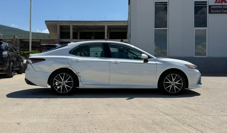 
								2021 Toyota Camry full									