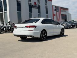
										Volkswagen Passat full									