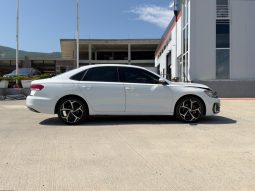 
										Volkswagen Passat full									