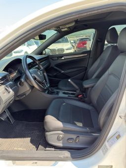 
										Volkswagen Passat full									