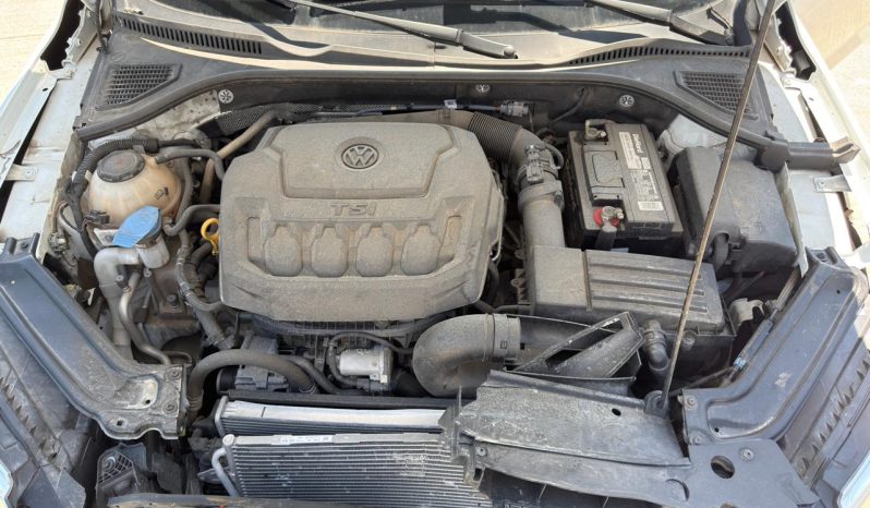 
								Volkswagen Passat full									
