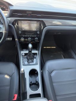 
										Volkswagen Passat full									