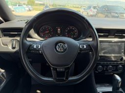 
										Volkswagen Passat full									