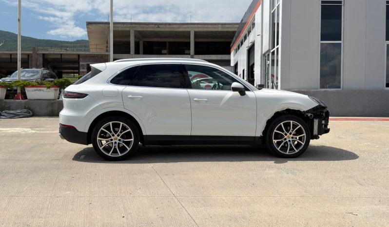 
								2019 Porsche Cayenne full									