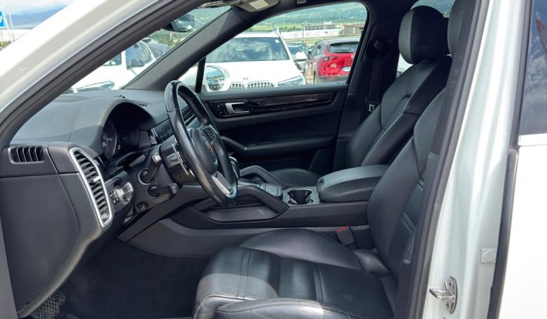 
								2019 Porsche Cayenne full									