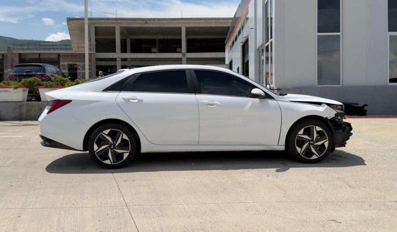 
								Hyundai Elantra full									