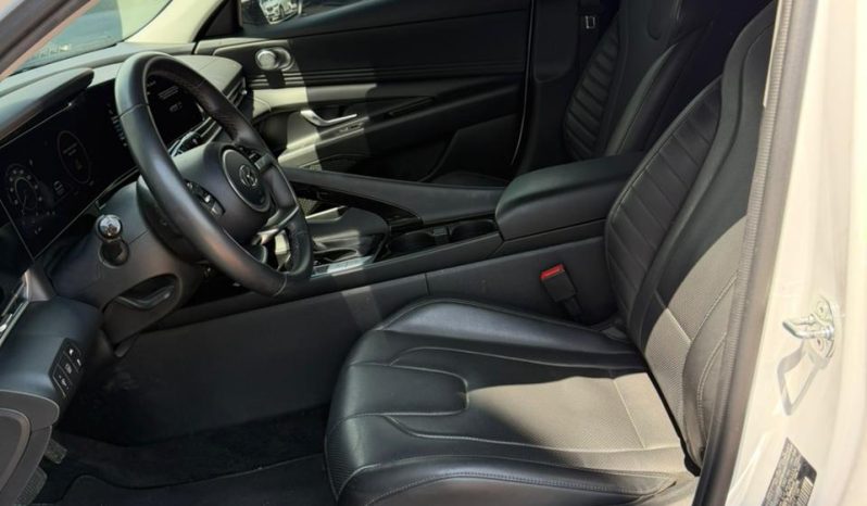 
								Hyundai Elantra full									