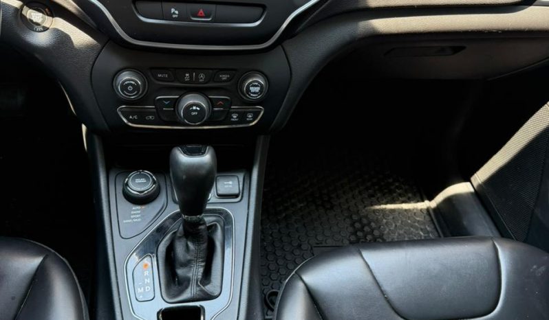 
								2019 Jeep Cherokee full									