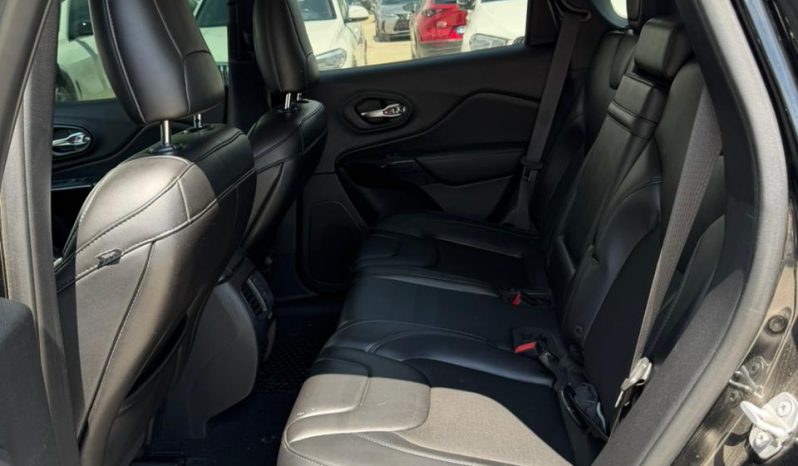 
								2019 Jeep Cherokee full									
