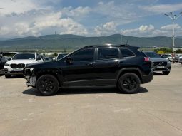 
										2019 Jeep Cherokee full									