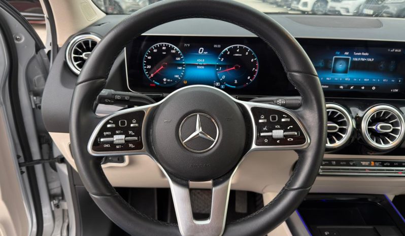 
								Mercedes-Benz GLA-Class full									