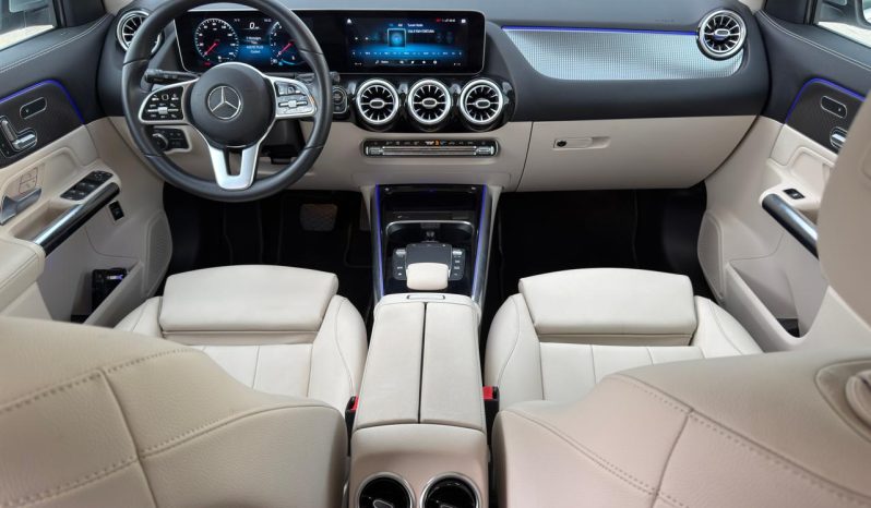 
								Mercedes-Benz GLA-Class full									