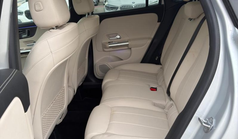 
								Mercedes-Benz GLA-Class full									