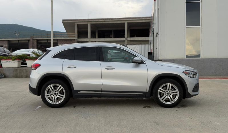 
								Mercedes-Benz GLA-Class full									