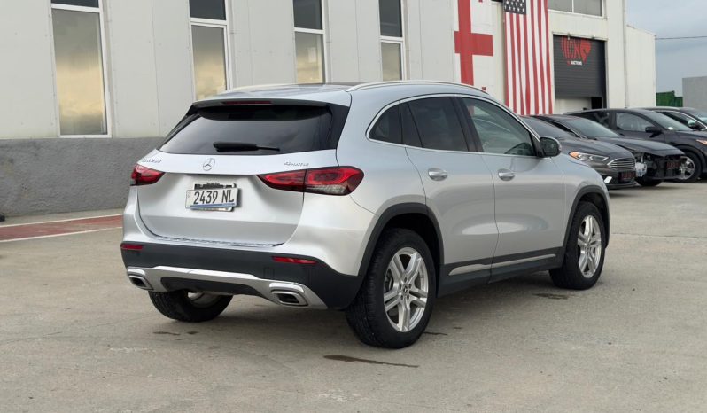 
								Mercedes-Benz GLA-Class full									