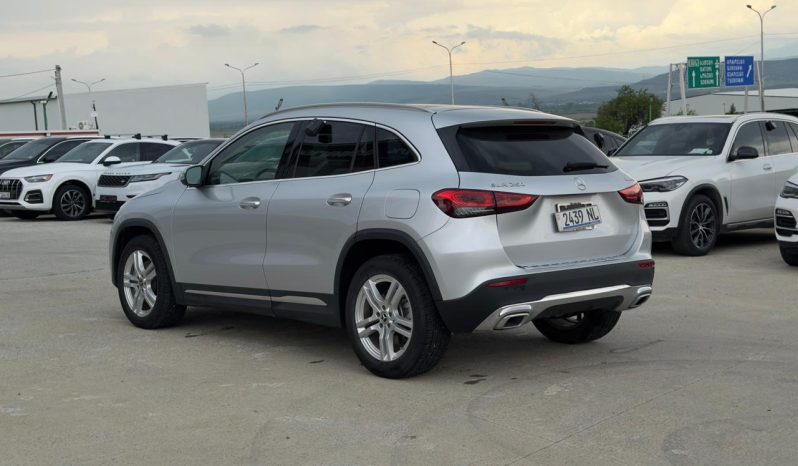 
								Mercedes-Benz GLA-Class full									
