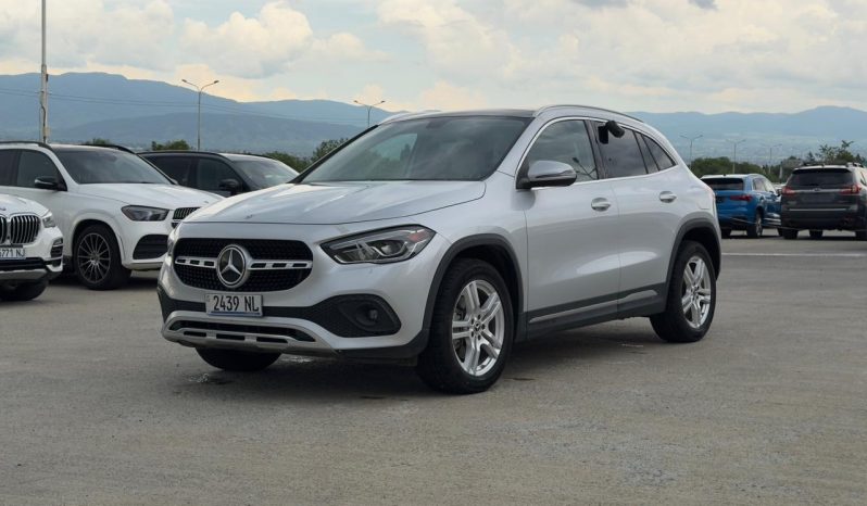 
								Mercedes-Benz GLA-Class full									