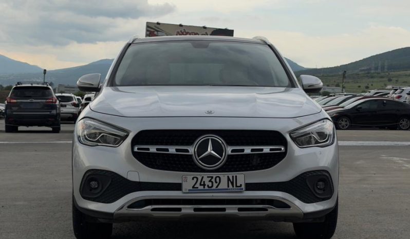 
								Mercedes-Benz GLA-Class full									