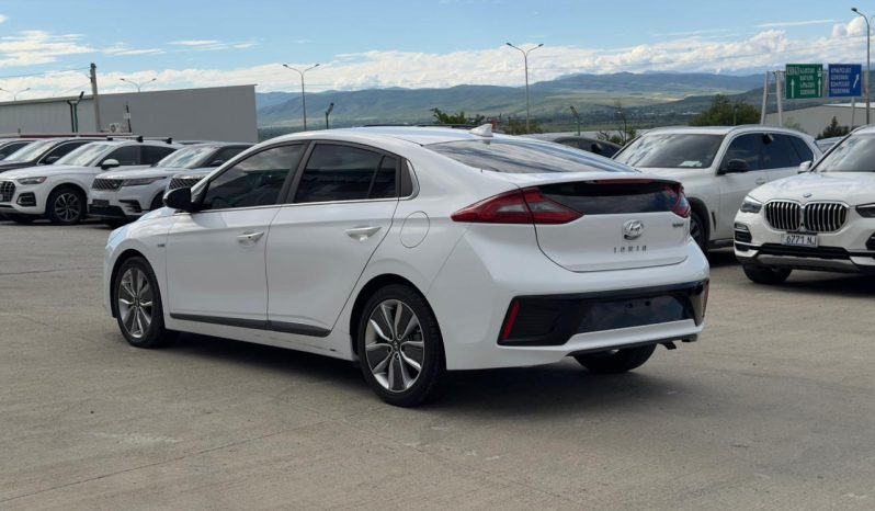 
								Hyundai Ioniq full									