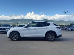 
										2022 Alfa Romeo Stelvio full									