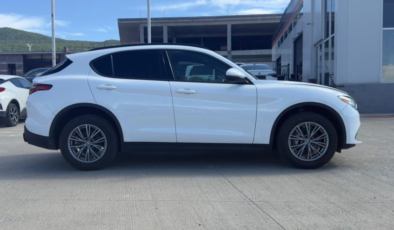 
								2022 Alfa Romeo Stelvio full									