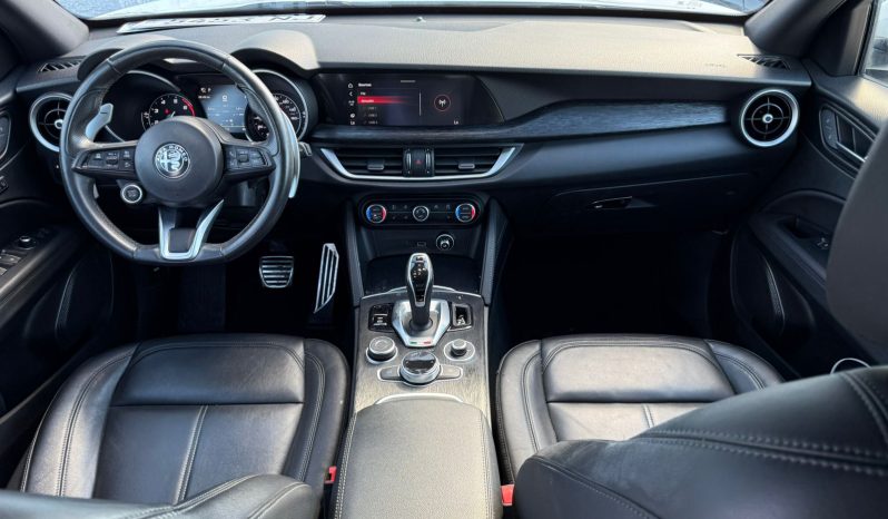 
								2022 Alfa Romeo Stelvio full									