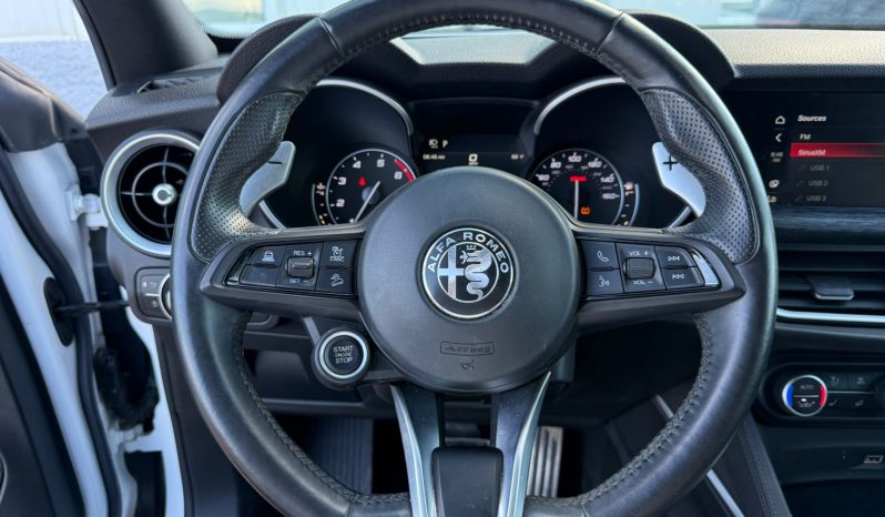
								2022 Alfa Romeo Stelvio full									