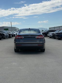 
										Ford Fusion Hybrid full									