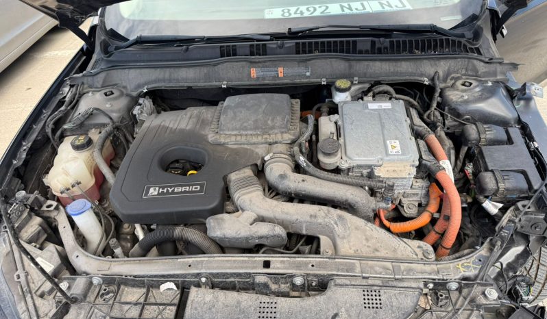 
								Ford Fusion Hybrid full									