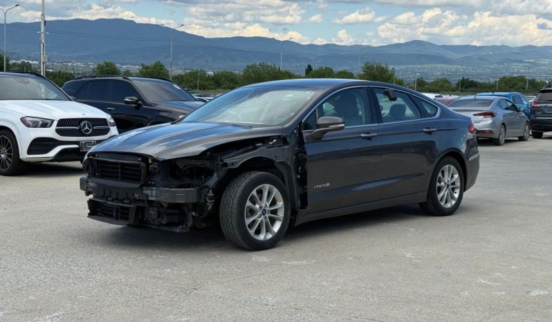 
								Ford Fusion Hybrid full									