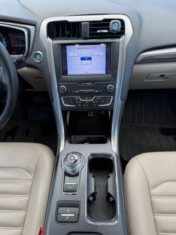 
										Ford Fusion Hybrid full									