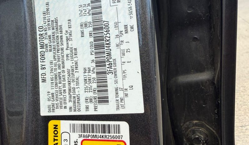 
								Ford Fusion Hybrid full									