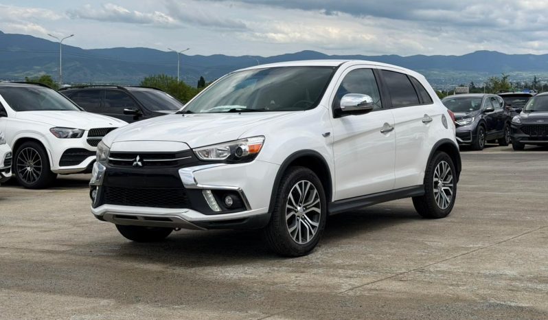 
								Mitsubishi Outlander full									