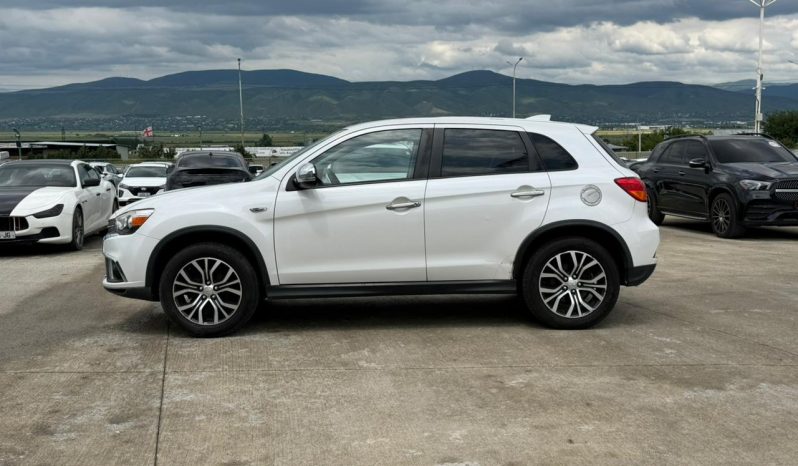 
								Mitsubishi Outlander full									