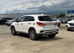 
										Mitsubishi Outlander full									