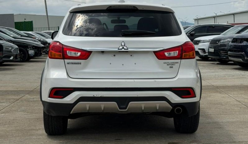 
								Mitsubishi Outlander full									