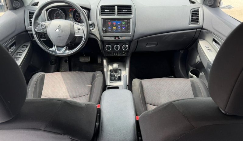 
								Mitsubishi Outlander full									