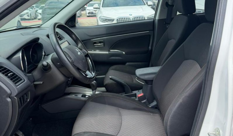 
								Mitsubishi Outlander full									