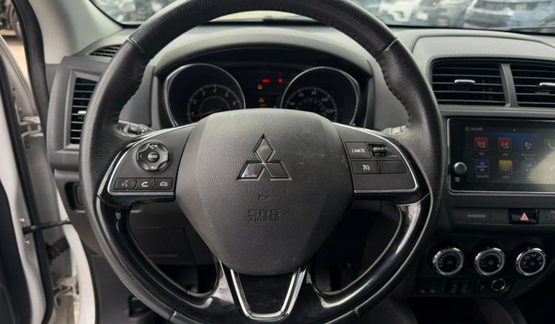 
								Mitsubishi Outlander full									