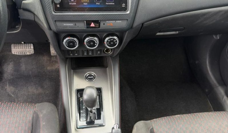 
								Mitsubishi Outlander full									