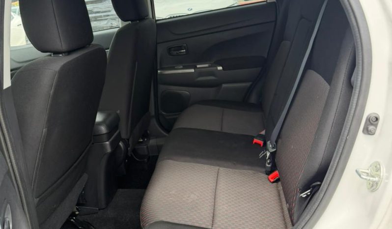 
								Mitsubishi Outlander full									
