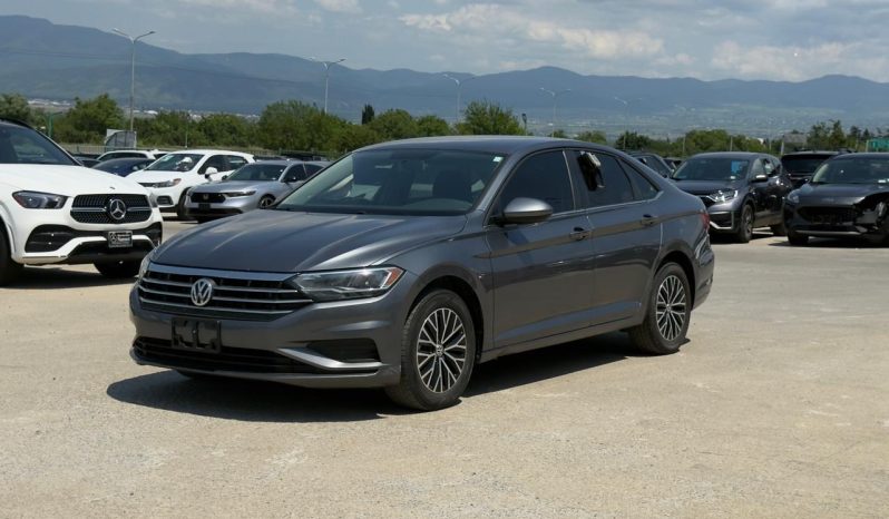 
								Volkswagen Jetta full									
