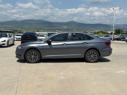 
										Volkswagen Jetta full									