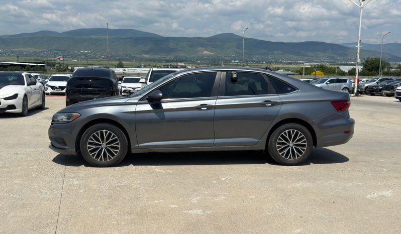 
								Volkswagen Jetta full									