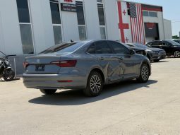 
										Volkswagen Jetta full									