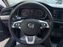 
										Volkswagen Jetta full									