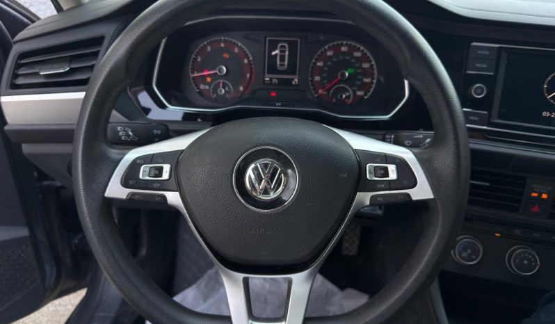 
								Volkswagen Jetta full									