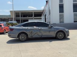 
										Volkswagen Jetta full									