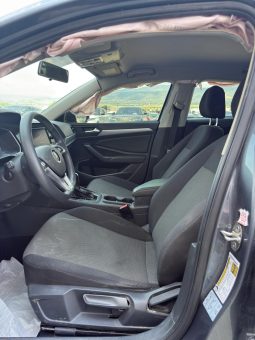 
										Volkswagen Jetta full									