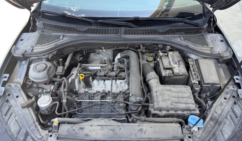 
								Volkswagen Jetta full									